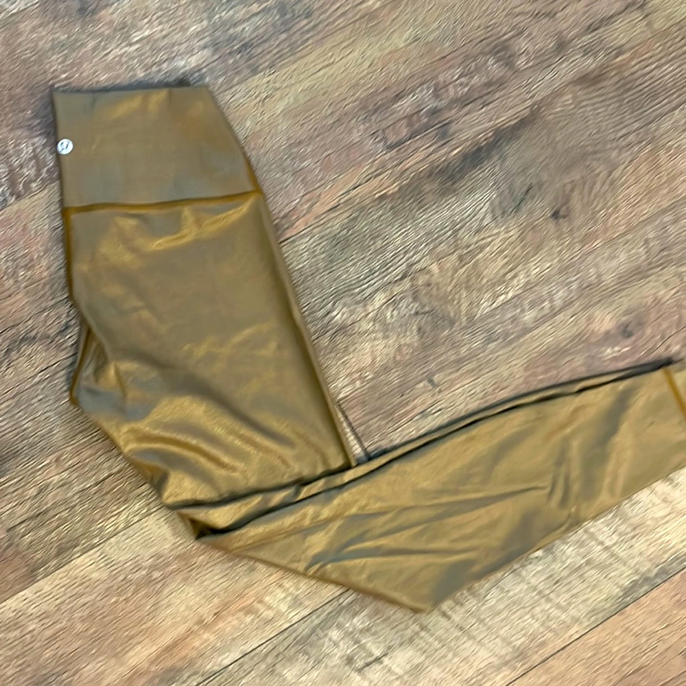 Lululemon Shimmery Gold leggings! EUC!